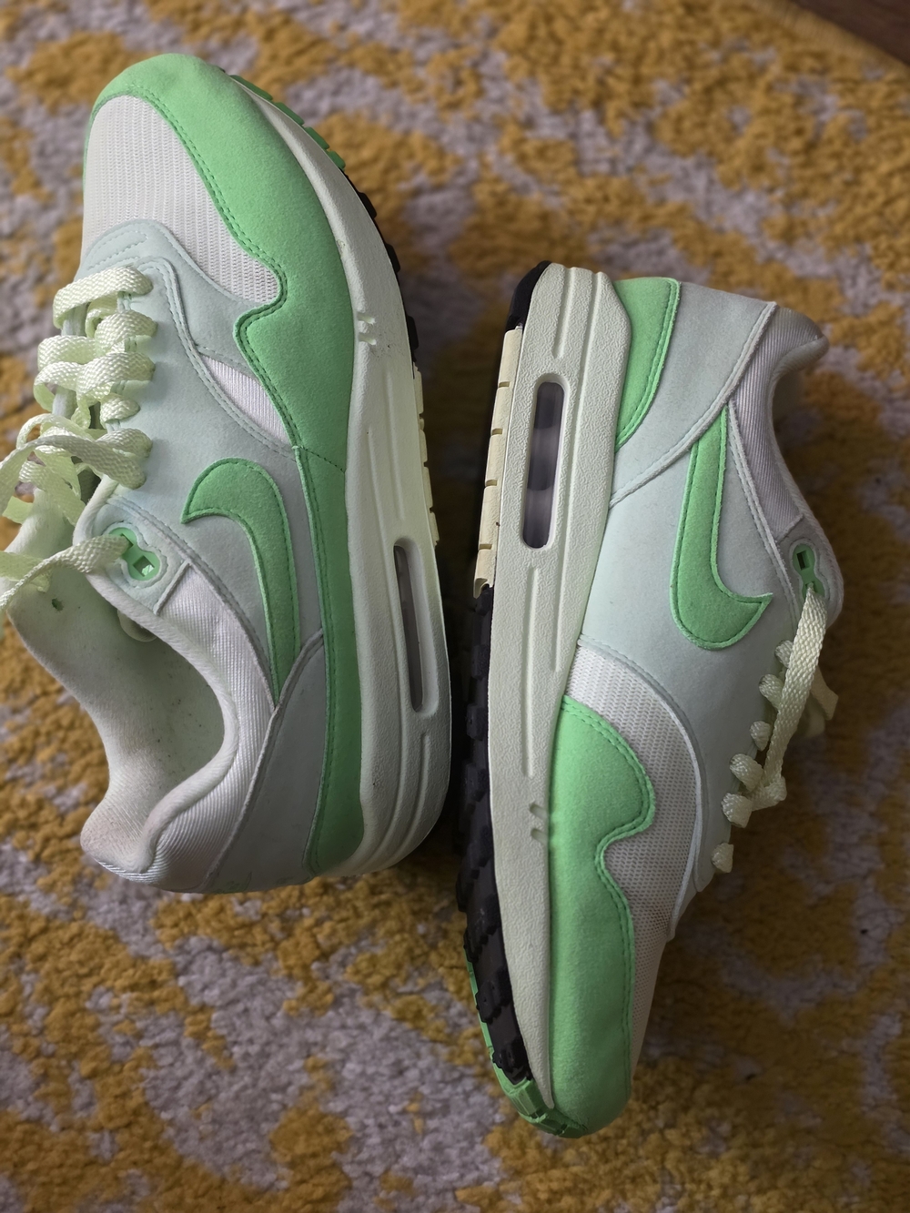 Nike Mint Green and White Low-Top Sneakers